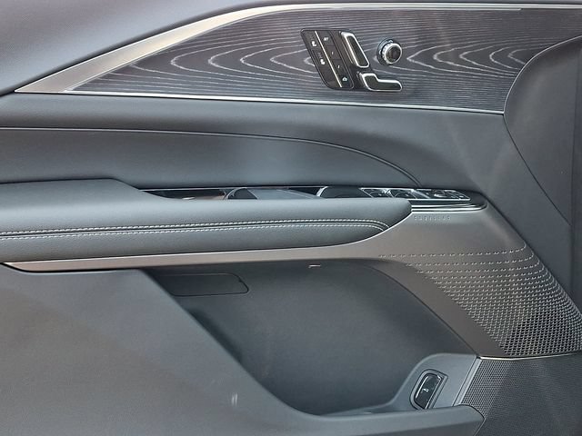 New 2026 Cadillac Lyriq Luxury w/ LPO, Floor Liner Package AWD/4WD image 7