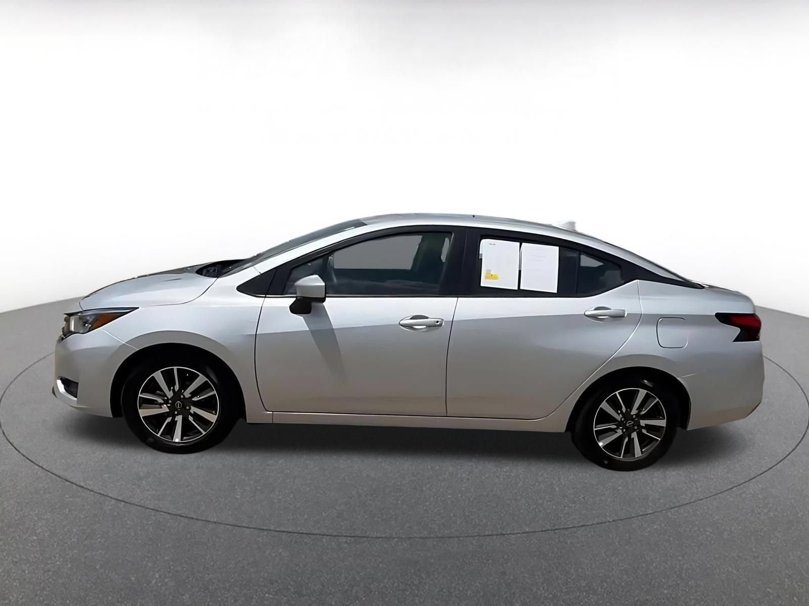 Used 2025 Nissan Versa SV FWD image 8