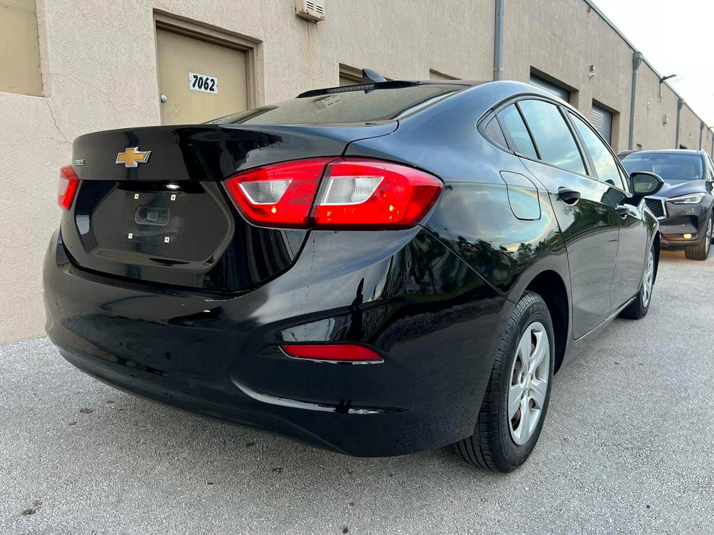Used 2018 Chevrolet Cruze LS image 7