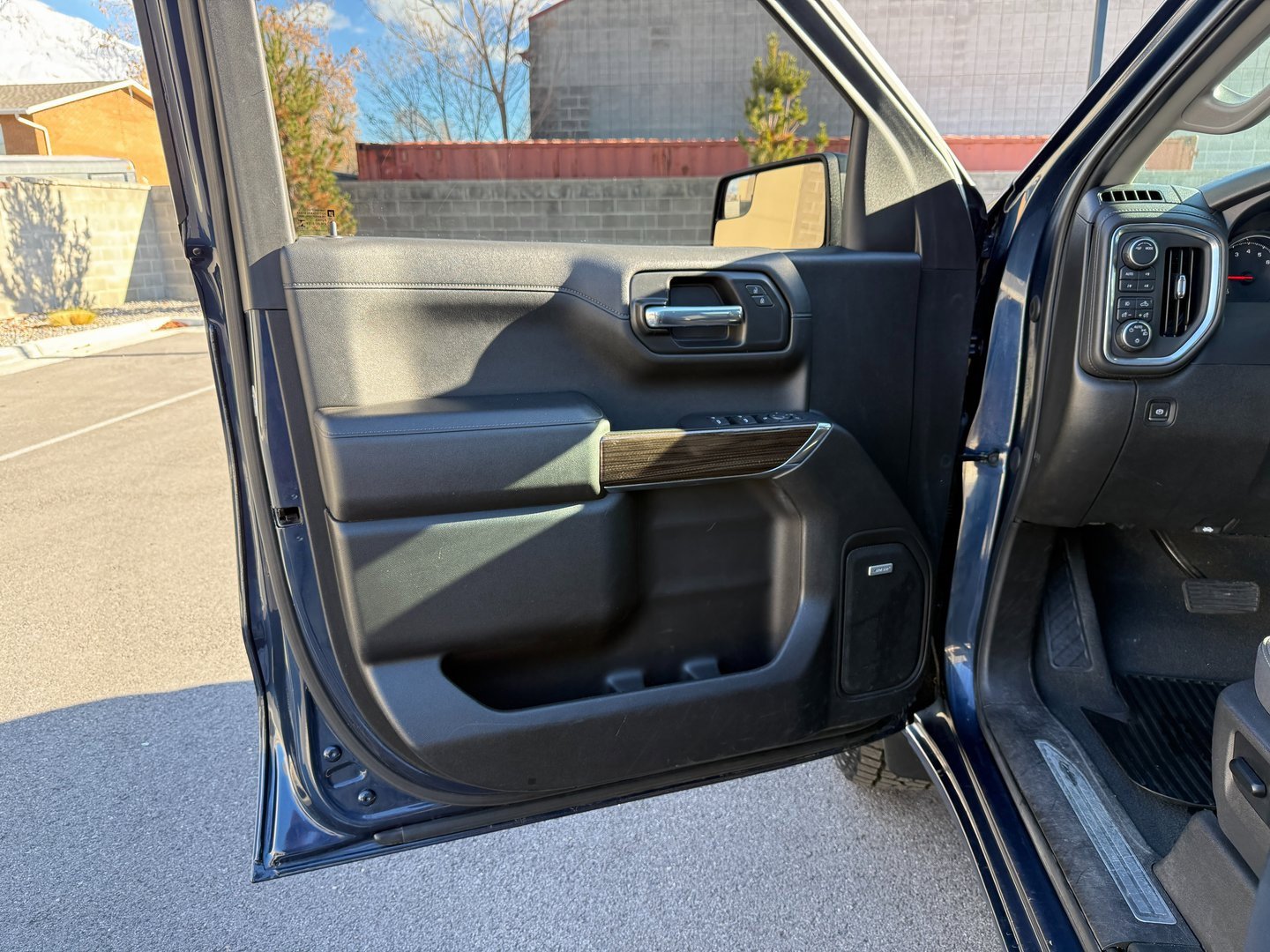 Used 2021 Chevrolet Silverado 1500 LT Trail Boss w/ Convenience Package II image 9