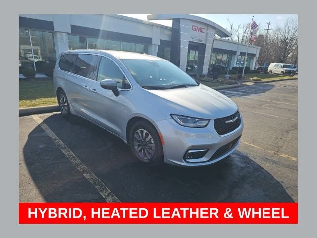 Used 2023 Chrysler Pacifica Touring-L