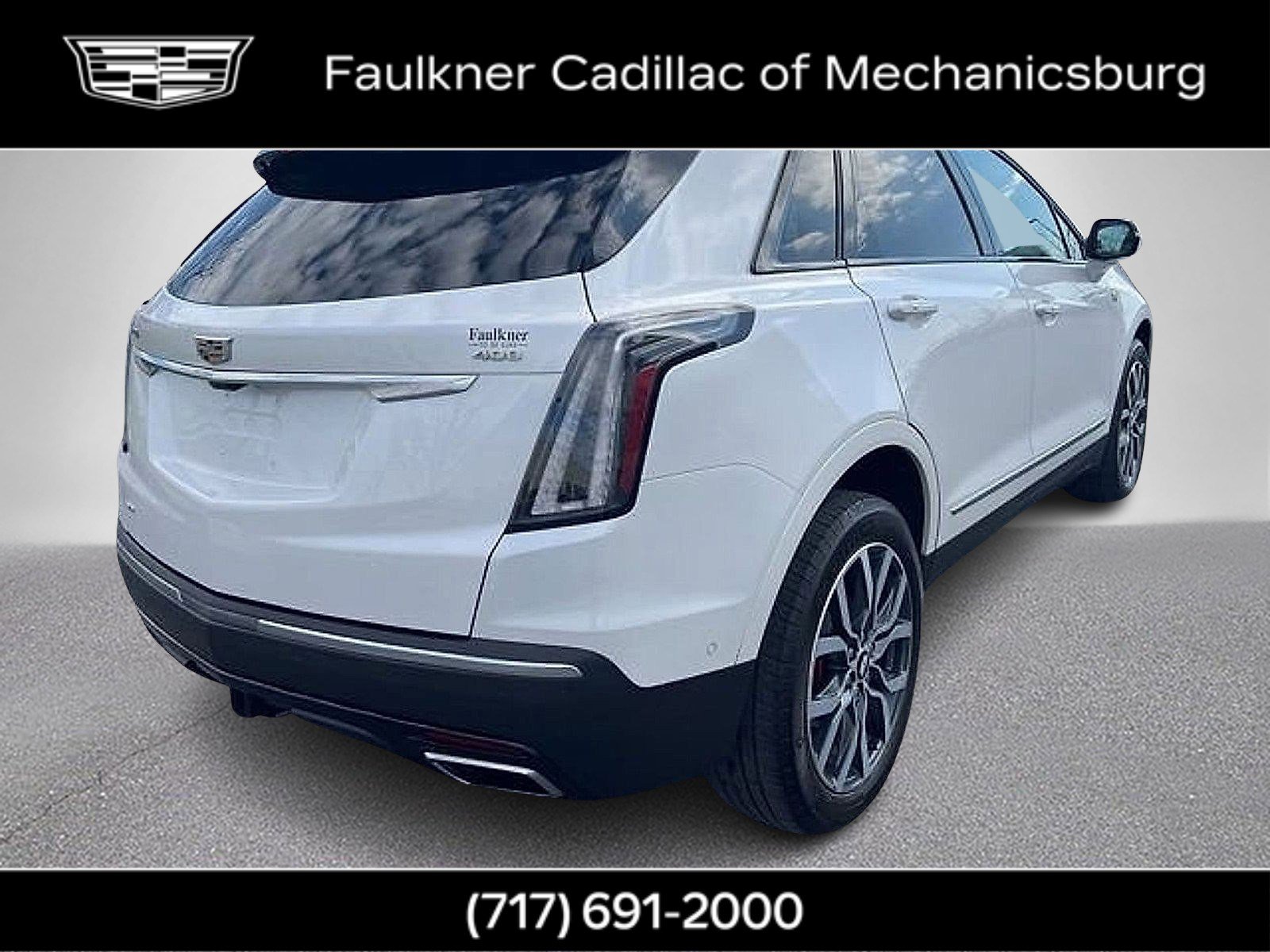 Used 2022 Cadillac XT5 Sportv w/ LPO, ONYX Package image 5