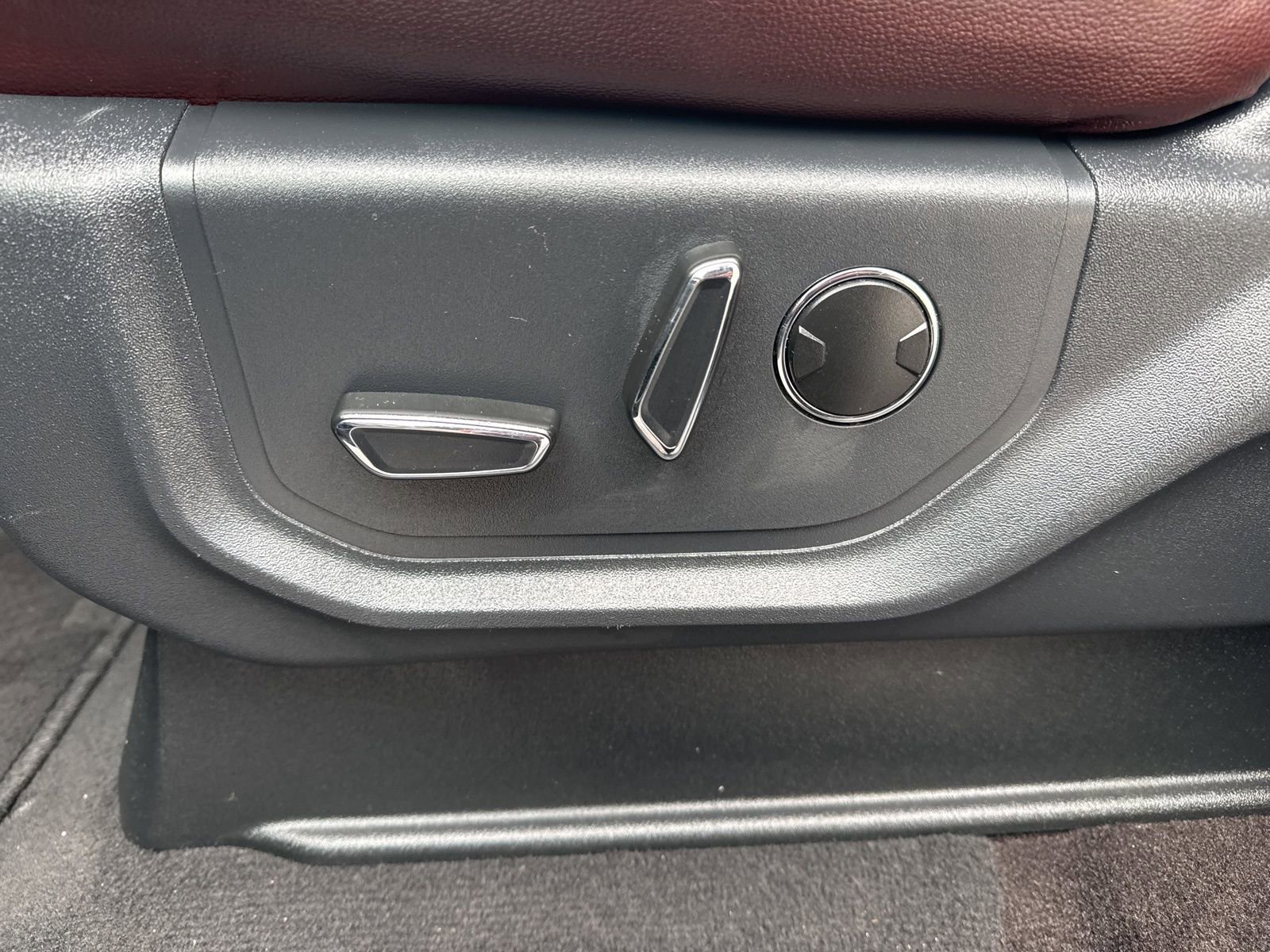 Used 2023 Ford Expedition Limited image 25