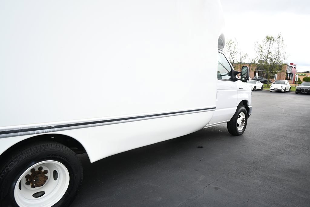 Used 2021 Ford E-350 and Econoline 350 Super Duty w/ Power Windows & Locks Group RWD image 9