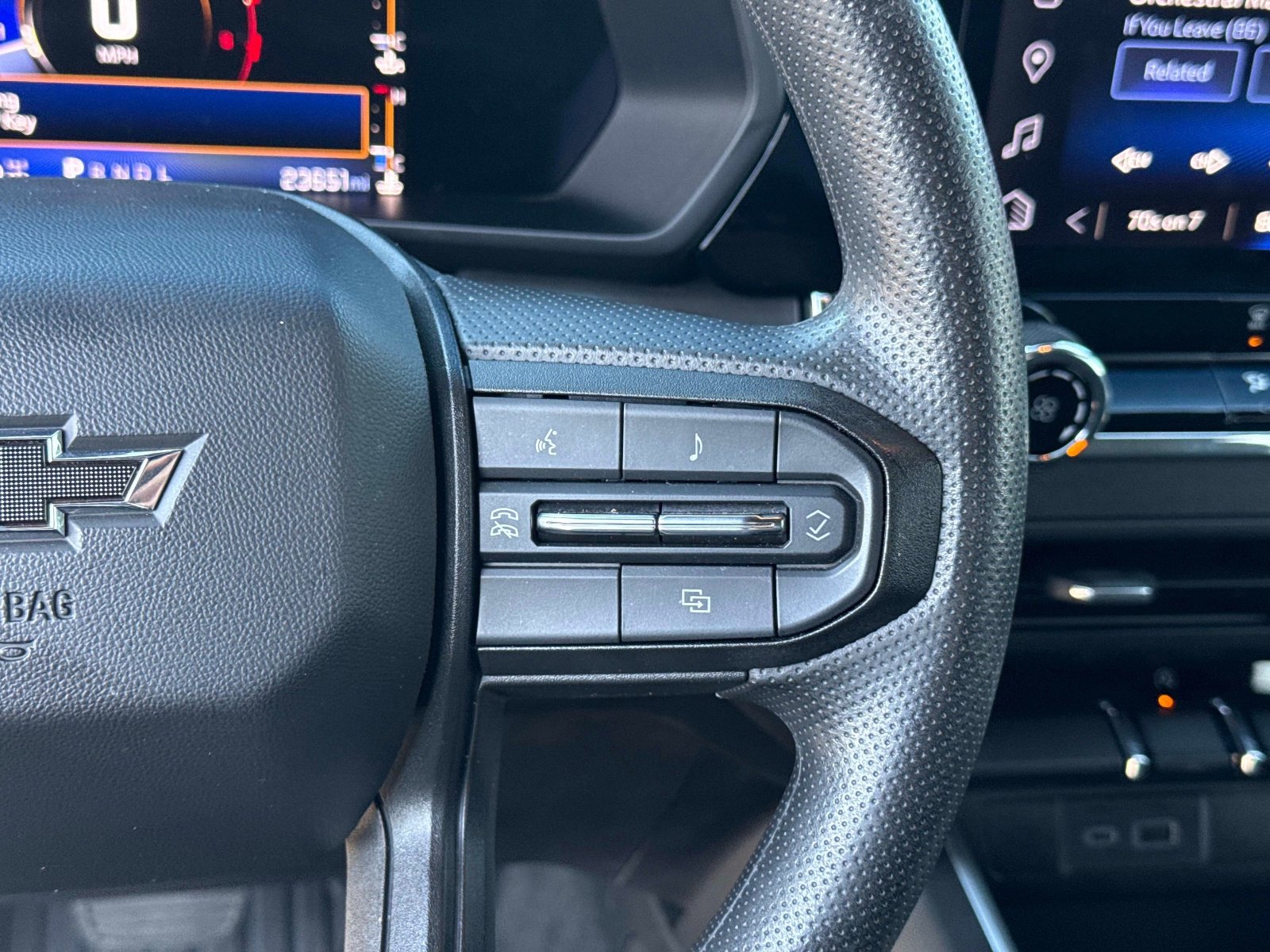 Used 2023 Chevrolet Colorado Trail Boss image 29