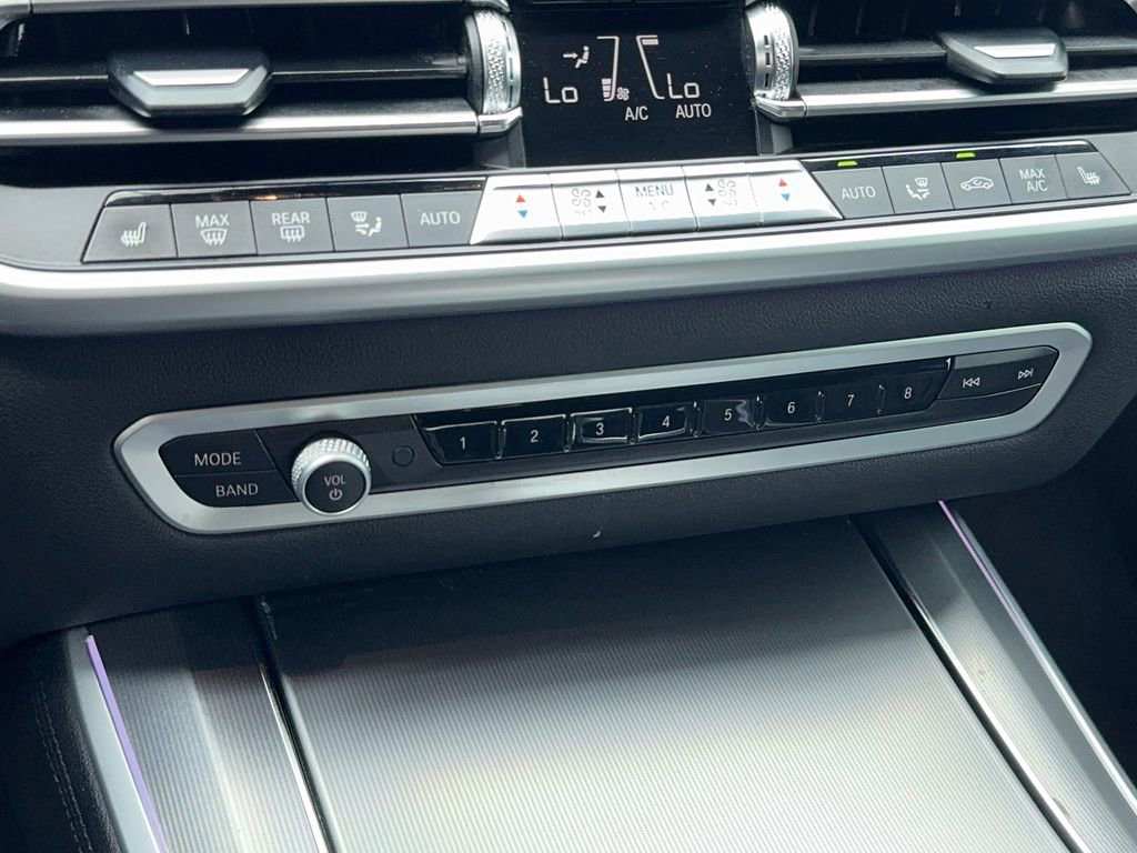 Used 2022 BMW X5 xDrive40i w/ Parking Assistance Package image 30