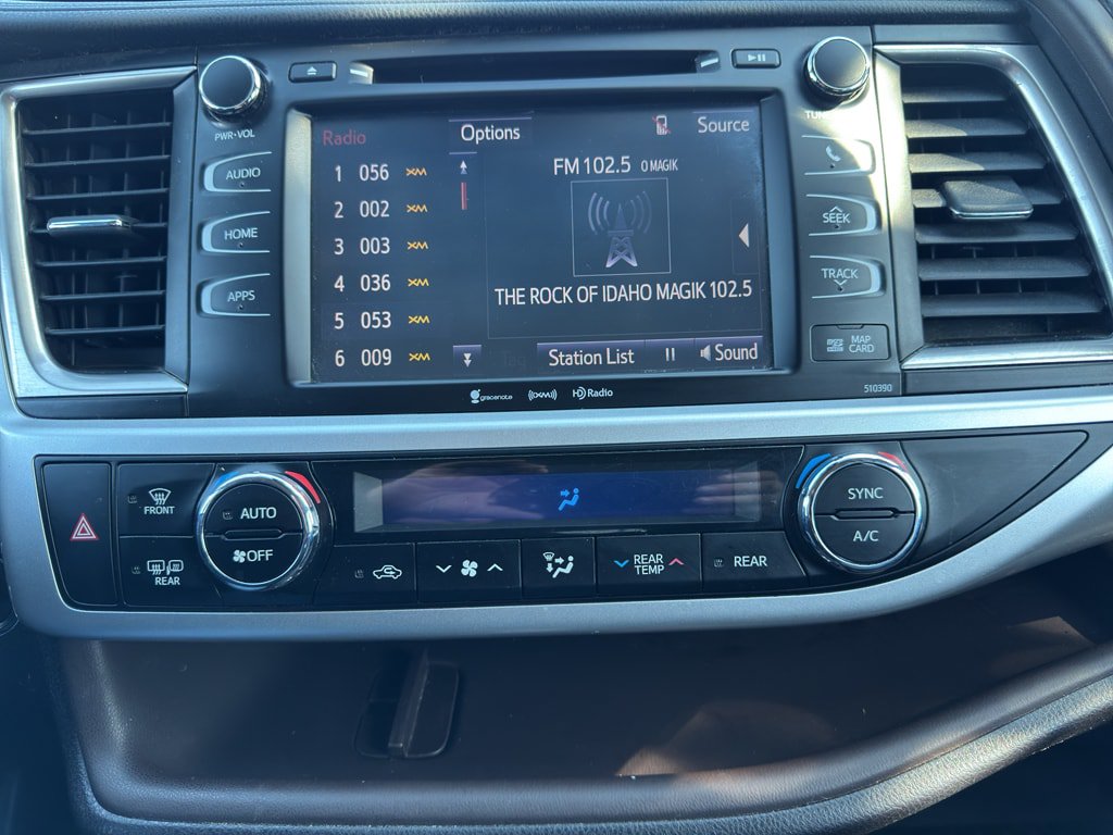 Used 2019 Toyota Highlander XLE AWD/4WD image 18