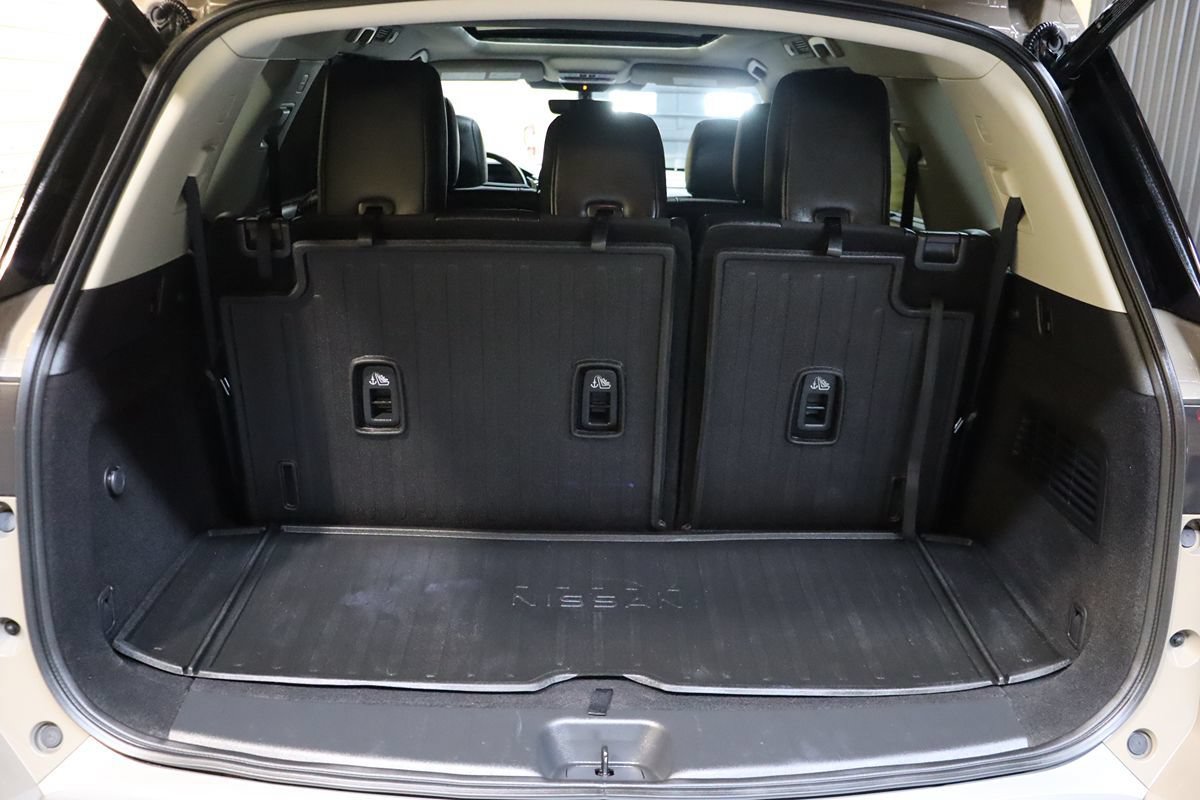 Used 2024 Nissan Pathfinder Platinum w/ Cargo Package AWD/4WD image 61