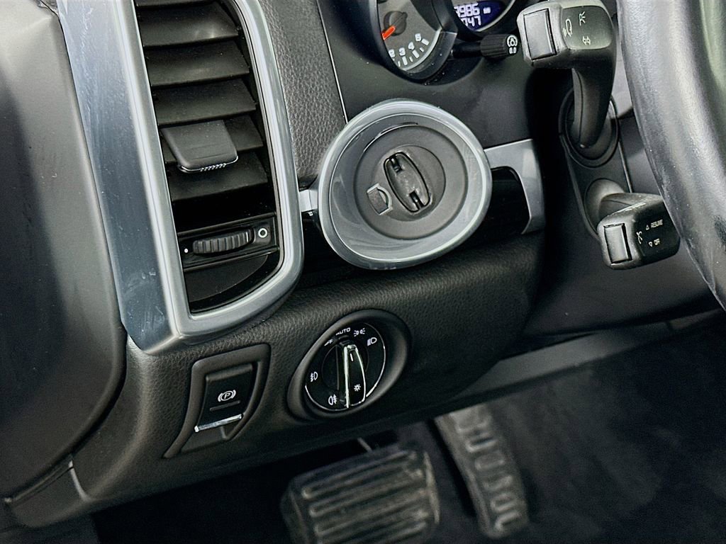 Used 2017 Porsche Cayenne image 10