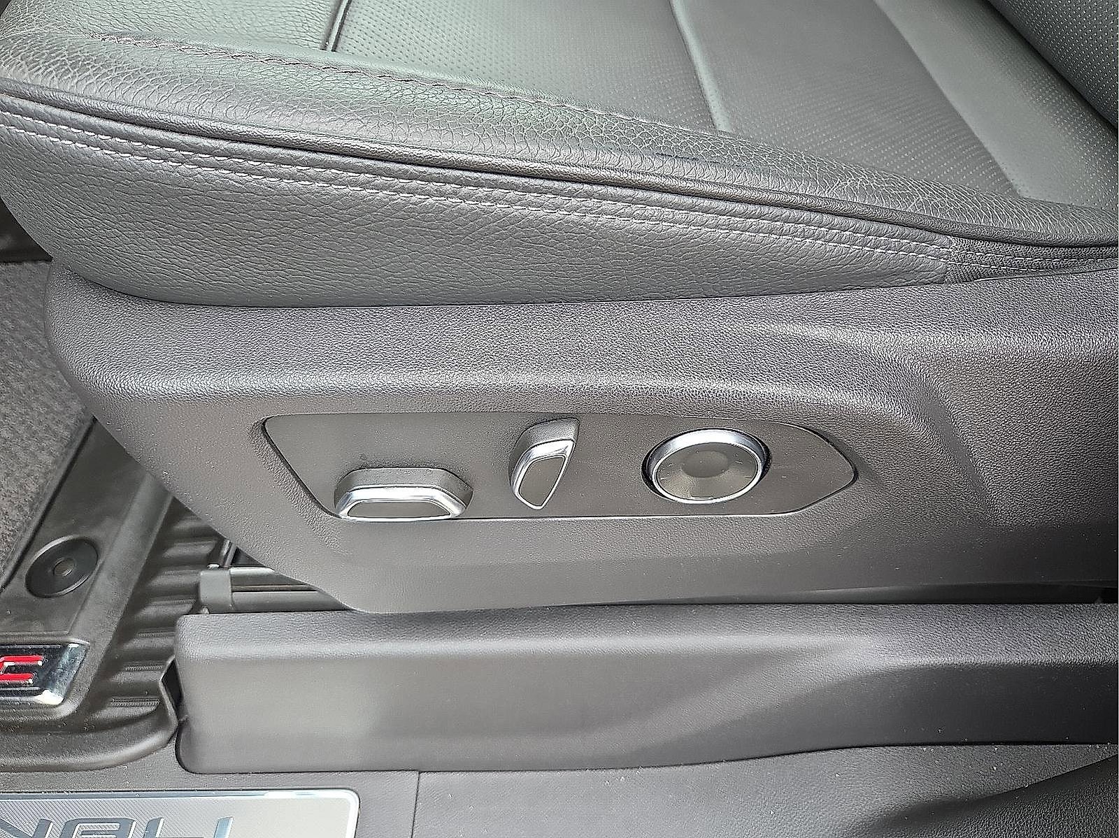 Used 2024 GMC Sierra 1500 Denali w/ Denali Reserve Package image 14