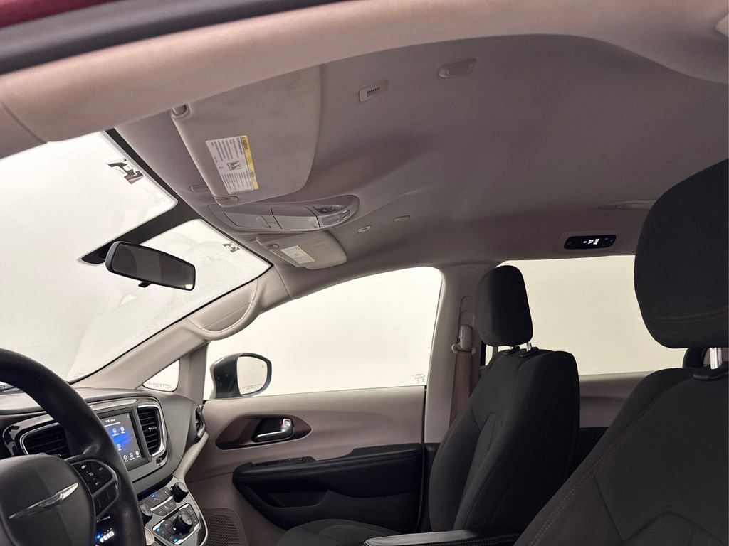 Used 2018 Chrysler Pacifica LX FWD image 36