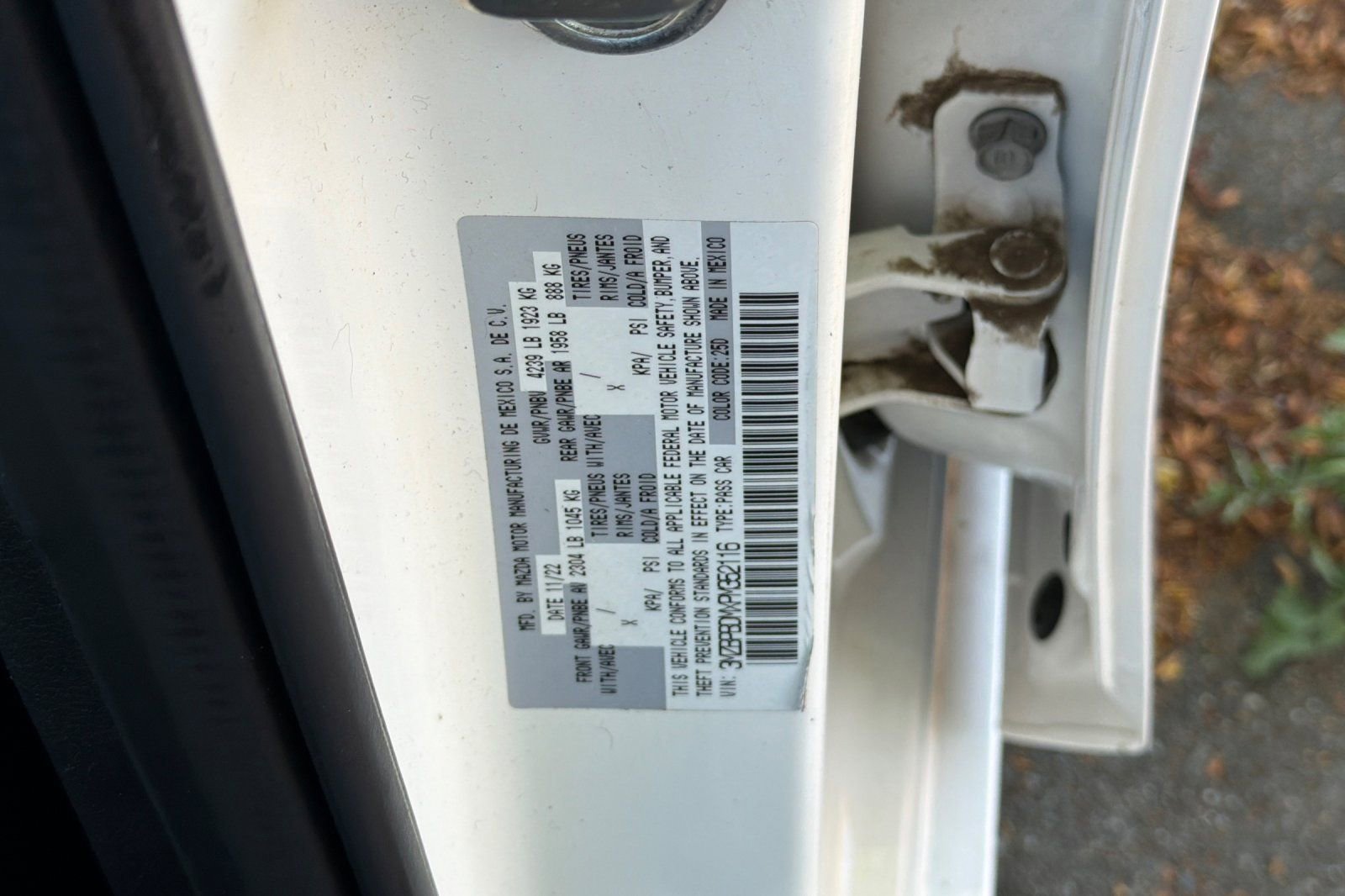 Used 2023 MAZDA MAZDA3 s image 28