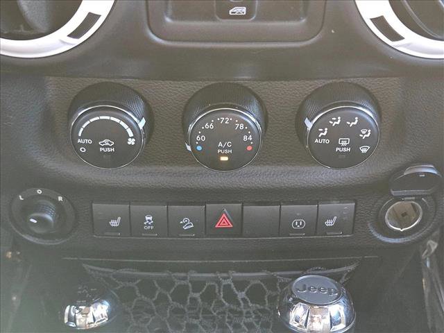 Used 2015 Jeep Wrangler Unlimited Sahara image 13