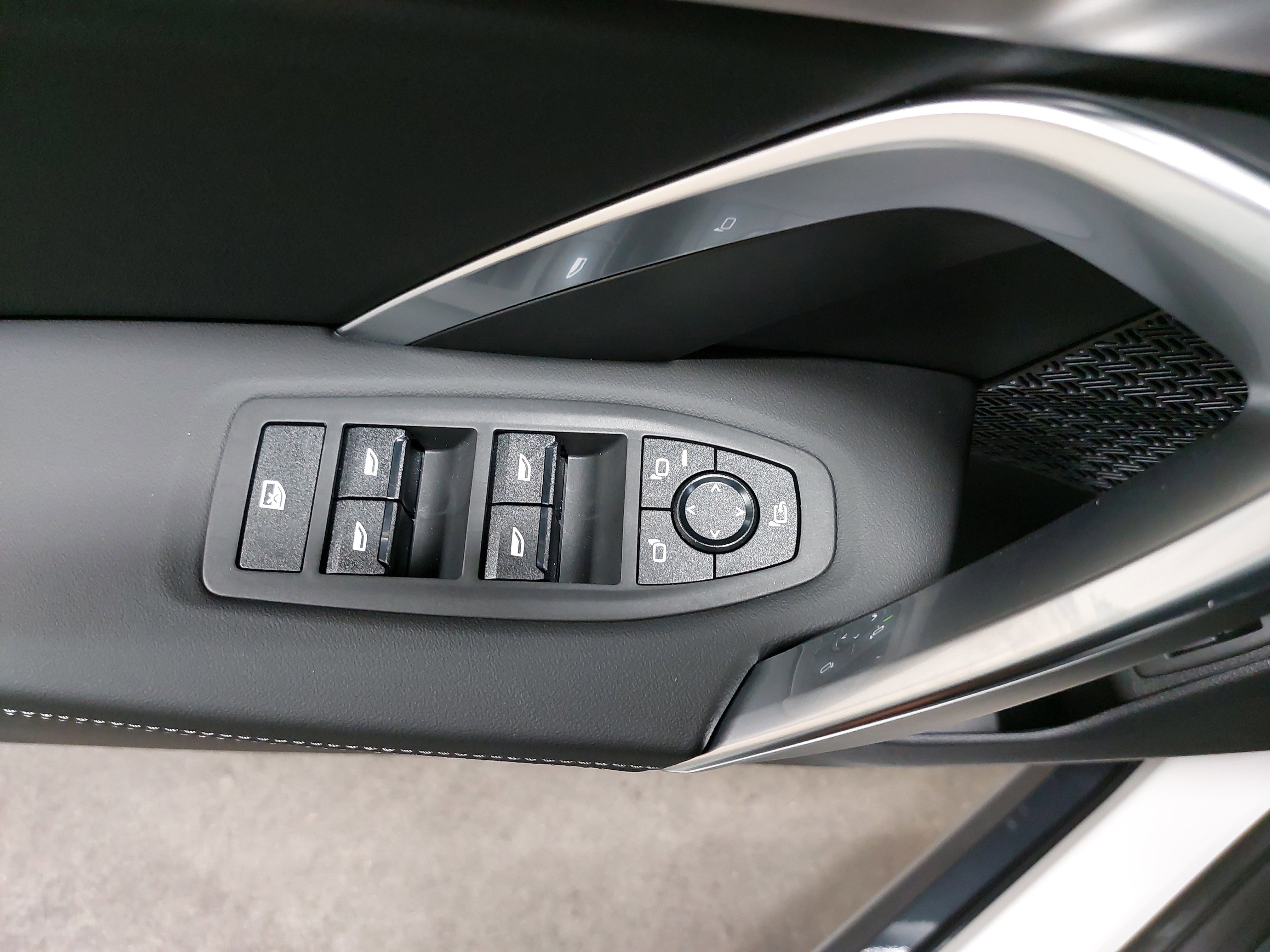 New 2026 BMW X1 xDrive28i w/ Technology Package image 30