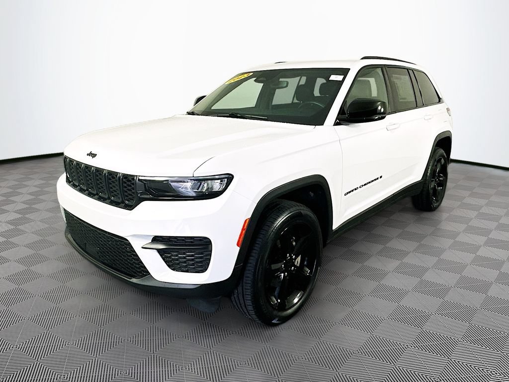 Certified 2023 Jeep Grand Cherokee Altitude AWD/4WD image 6
