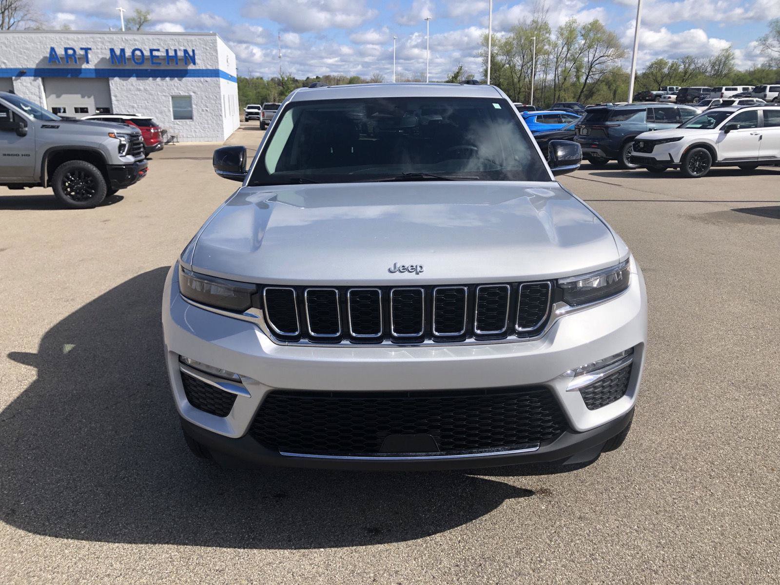 Used 2022 Jeep Grand Cherokee Limited AWD/4WD image 14