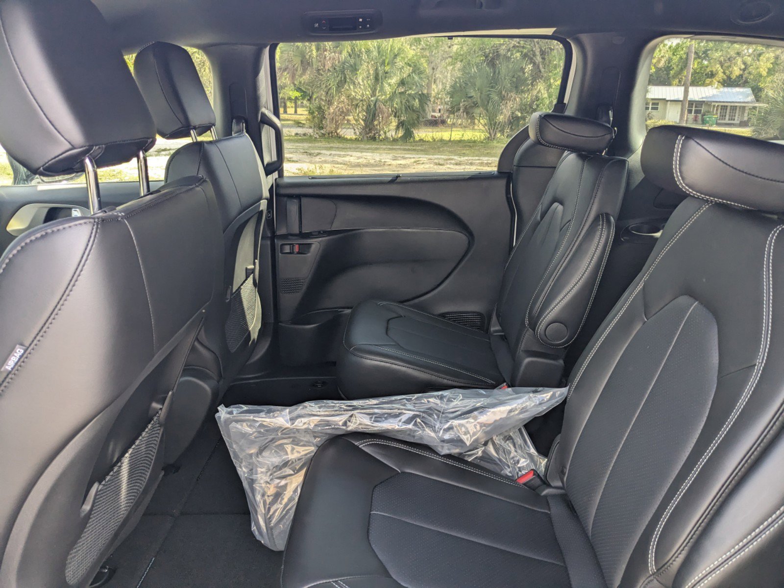 New 2025 Chrysler Voyager LX image 12