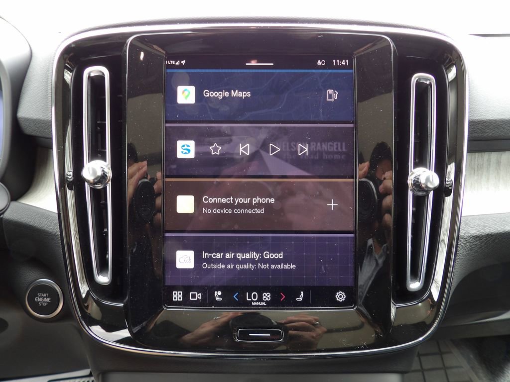 New 2025 Volvo XC40 B5 Ultra w/ Climate Package image 21