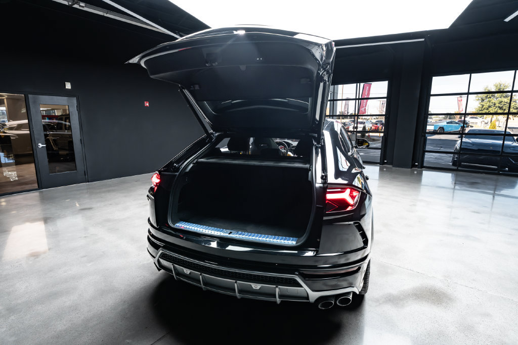 Used 2020 Lamborghini Urus AWD/4WD image 46