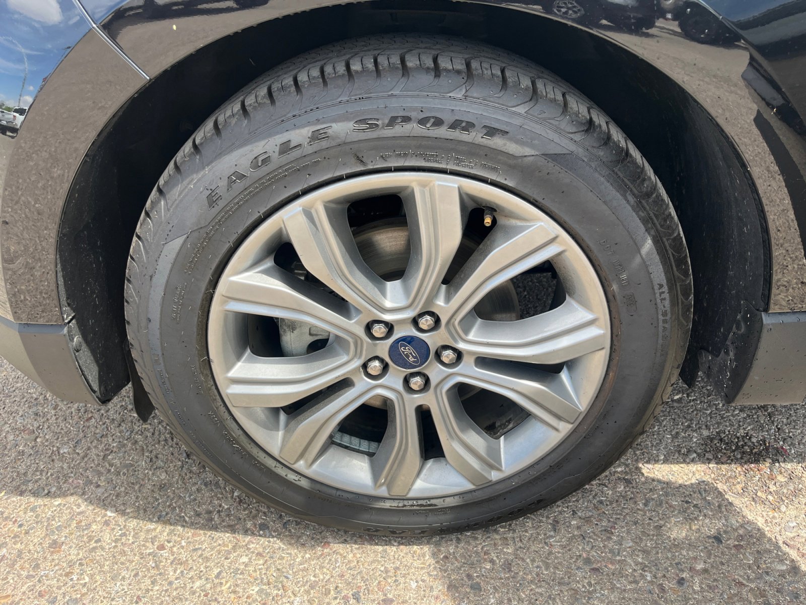 Used 2019 Ford Edge Titanium image 26