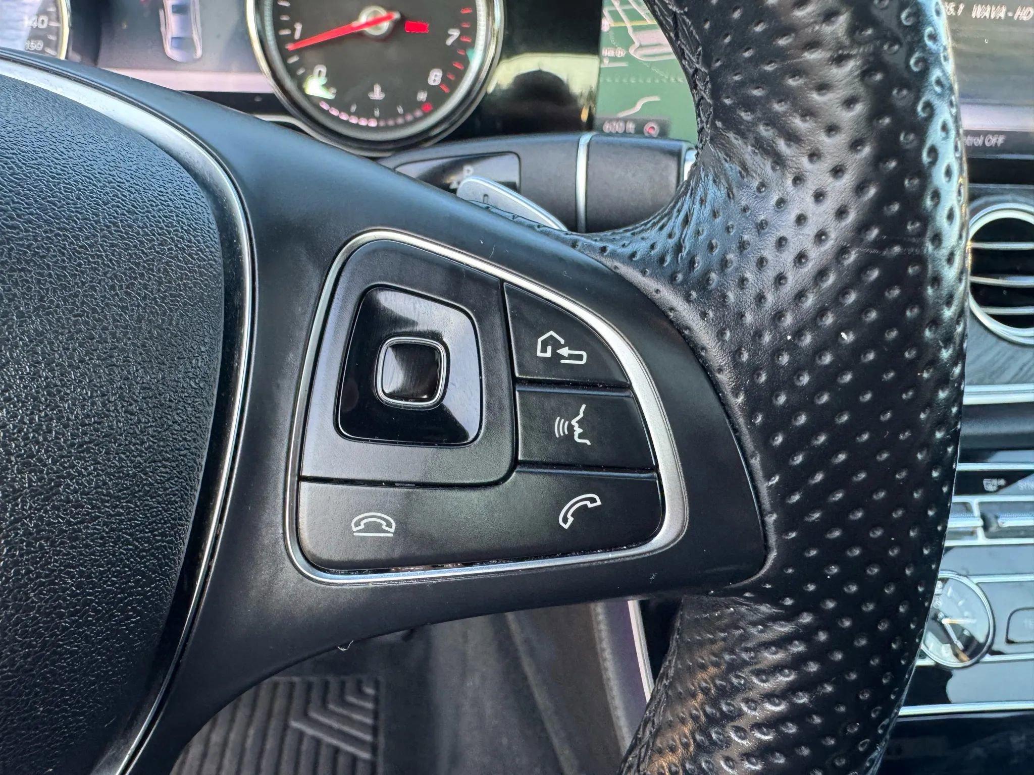 Used 2017 Mercedes-Benz E 300 4MATIC image 17