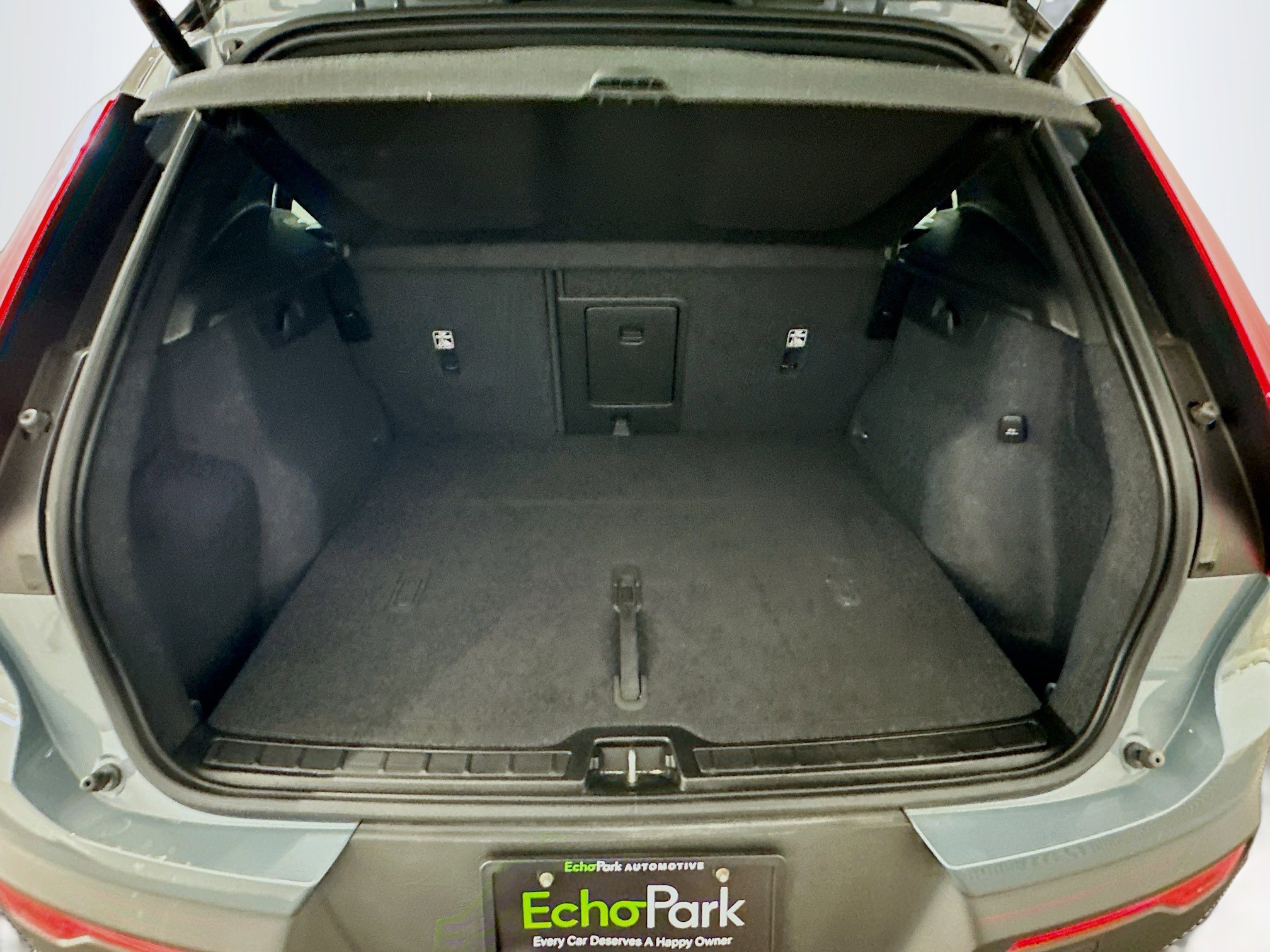 Used 2023 Volvo XC40 Recharge Plus image 31