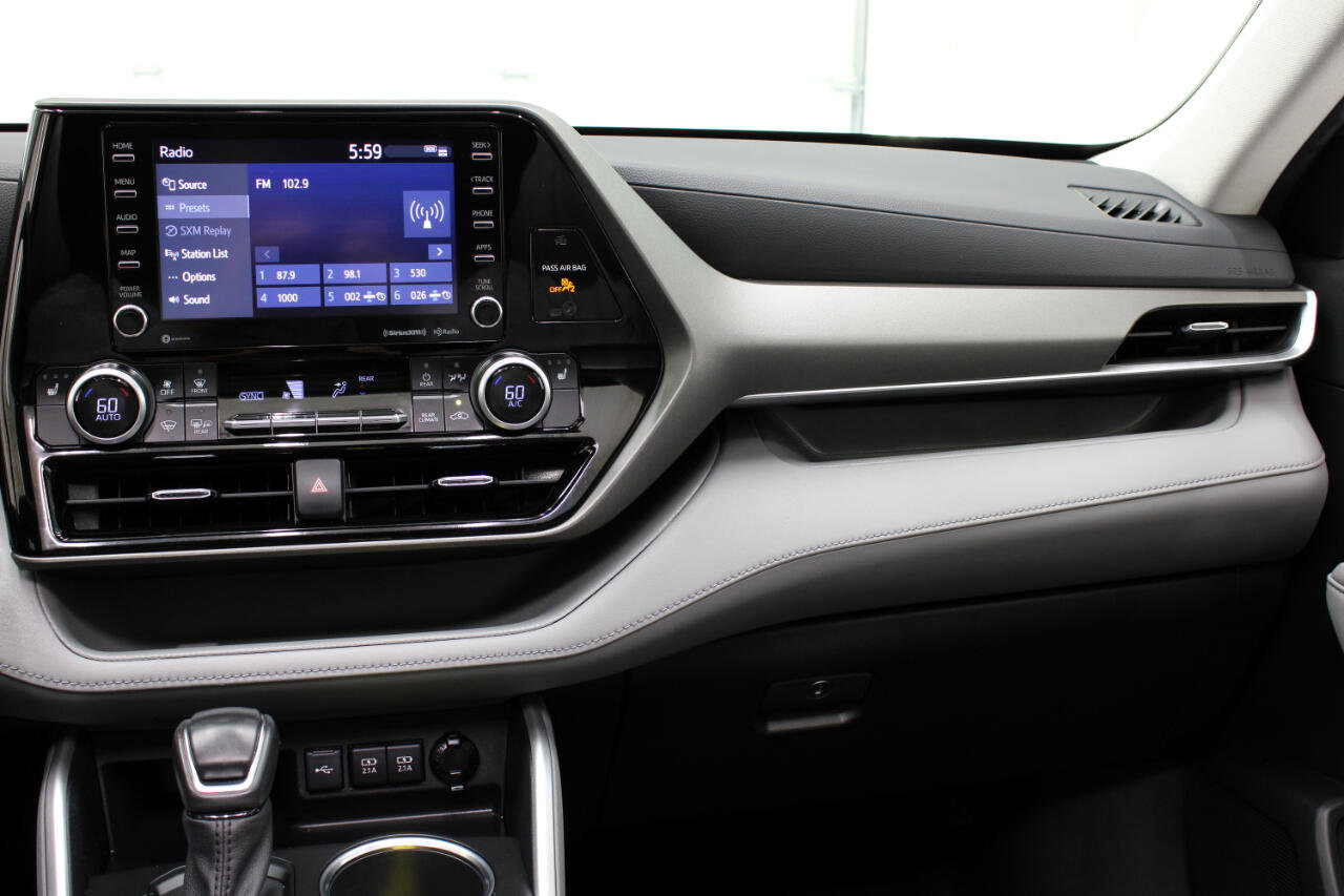 Used 2021 Toyota Highlander XLE image 59