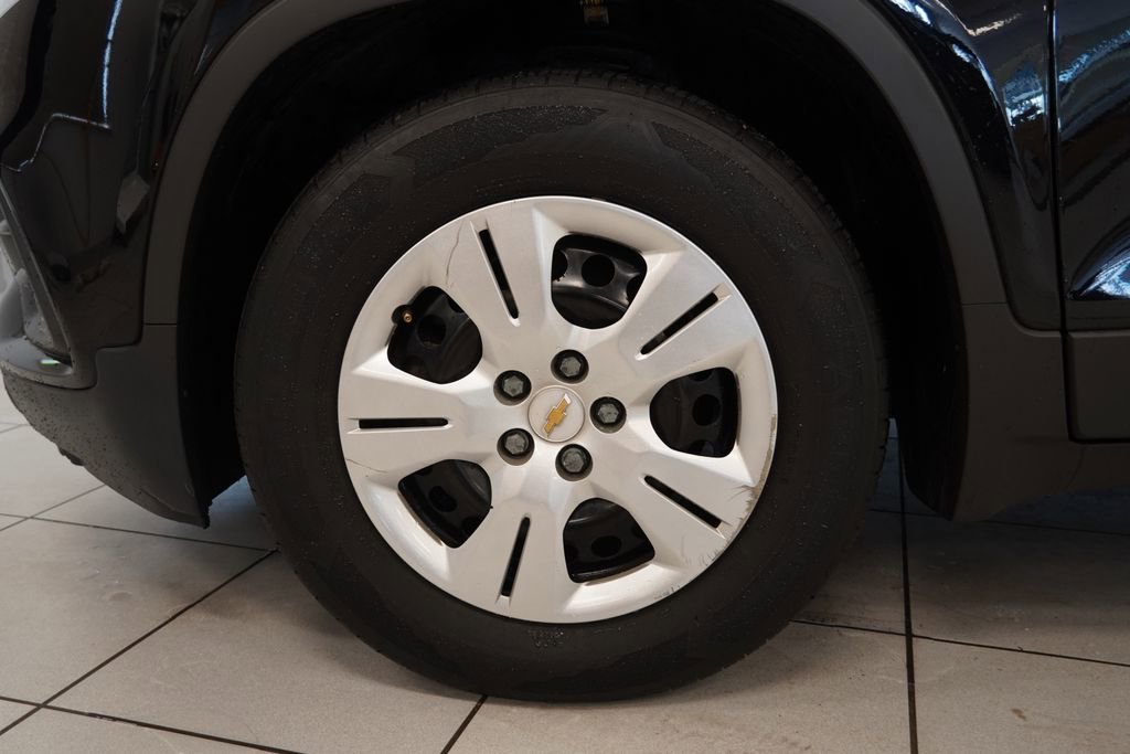 Used 2018 Chevrolet Trax LS FWD image 15