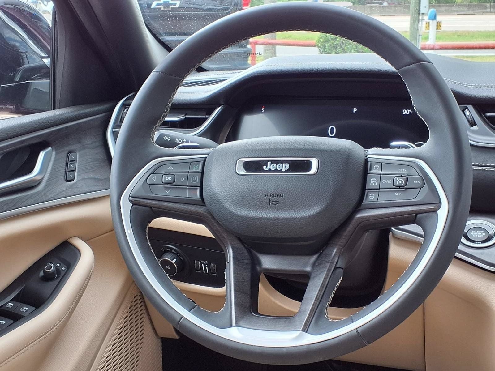 Used 2023 Jeep Grand Cherokee Limited w/ Luxury Tech Group II RWD image 23