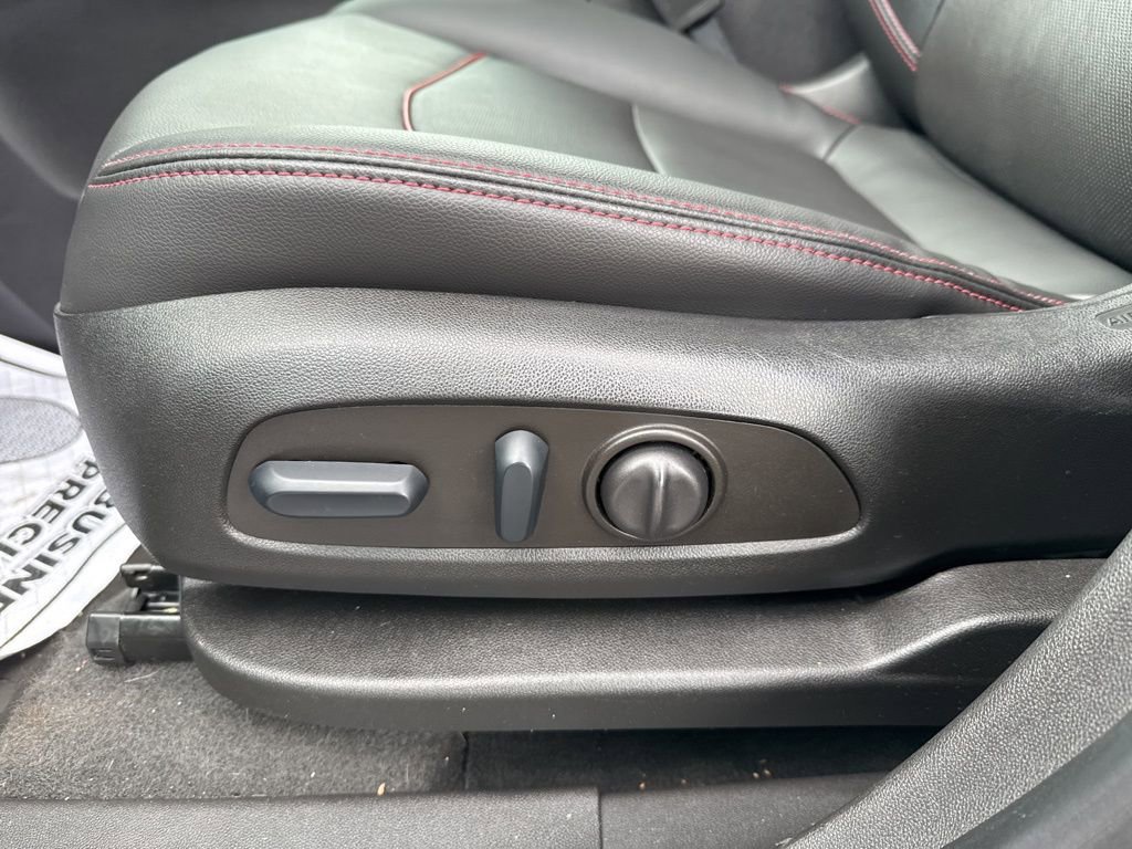 Used 2022 Chevrolet Equinox RS w/ RS Leather Package image 18