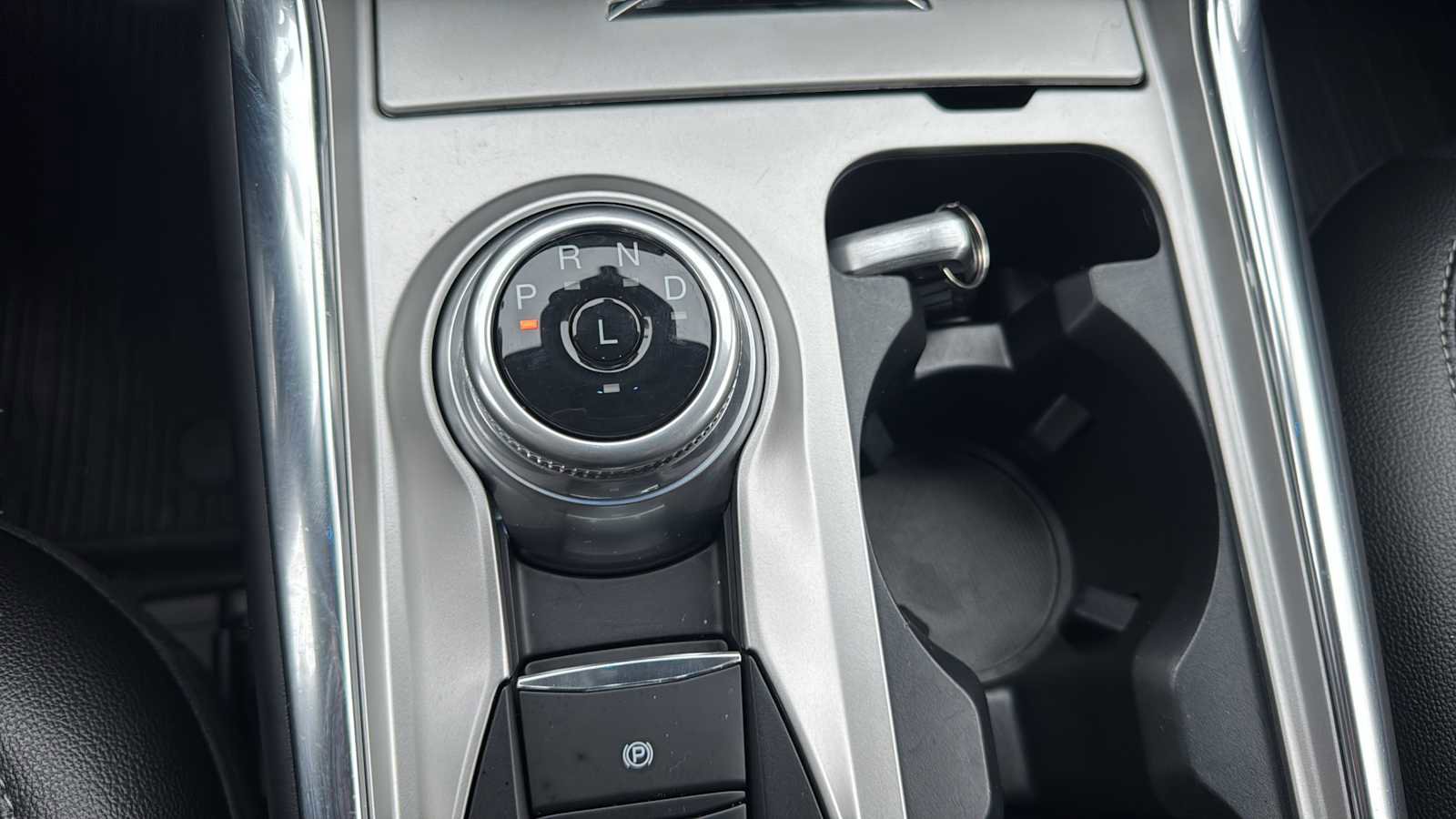 Used 2022 Ford Explorer Limited w/ Equipment Group 301A image 24