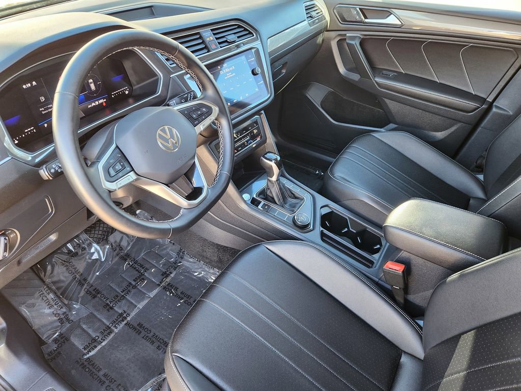 Certified 2024 Volkswagen Tiguan SE image 10