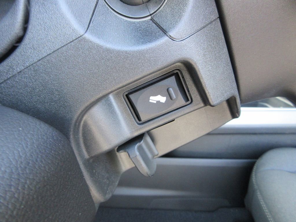 Used 2025 RAM 3500 Big Horn image 28