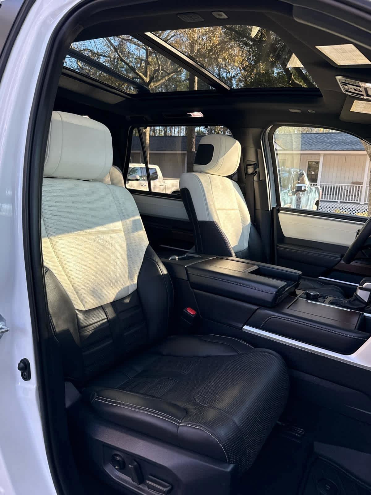 Used 2025 Toyota Sequoia Capstone image 19