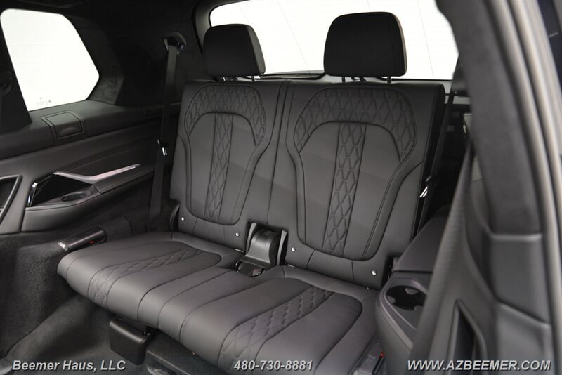 Used 2024 BMW ALPINA XB7 AWD/4WD image 28