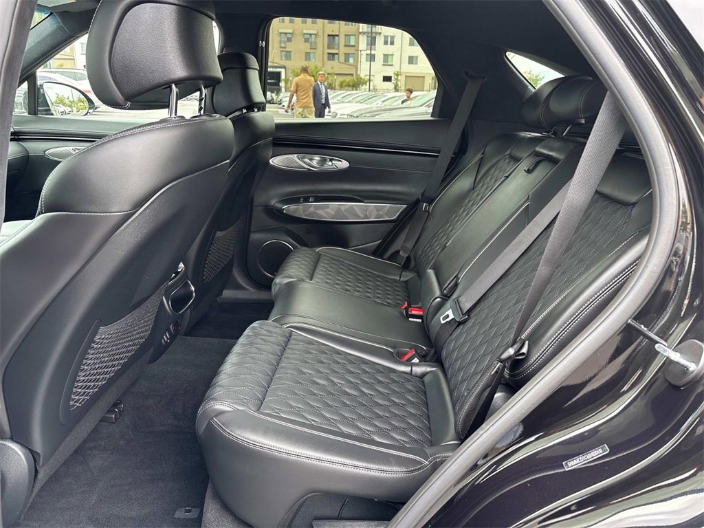 Used 2025 Genesis GV70 3.5T Sport w/ Sport Advanced Package image 32