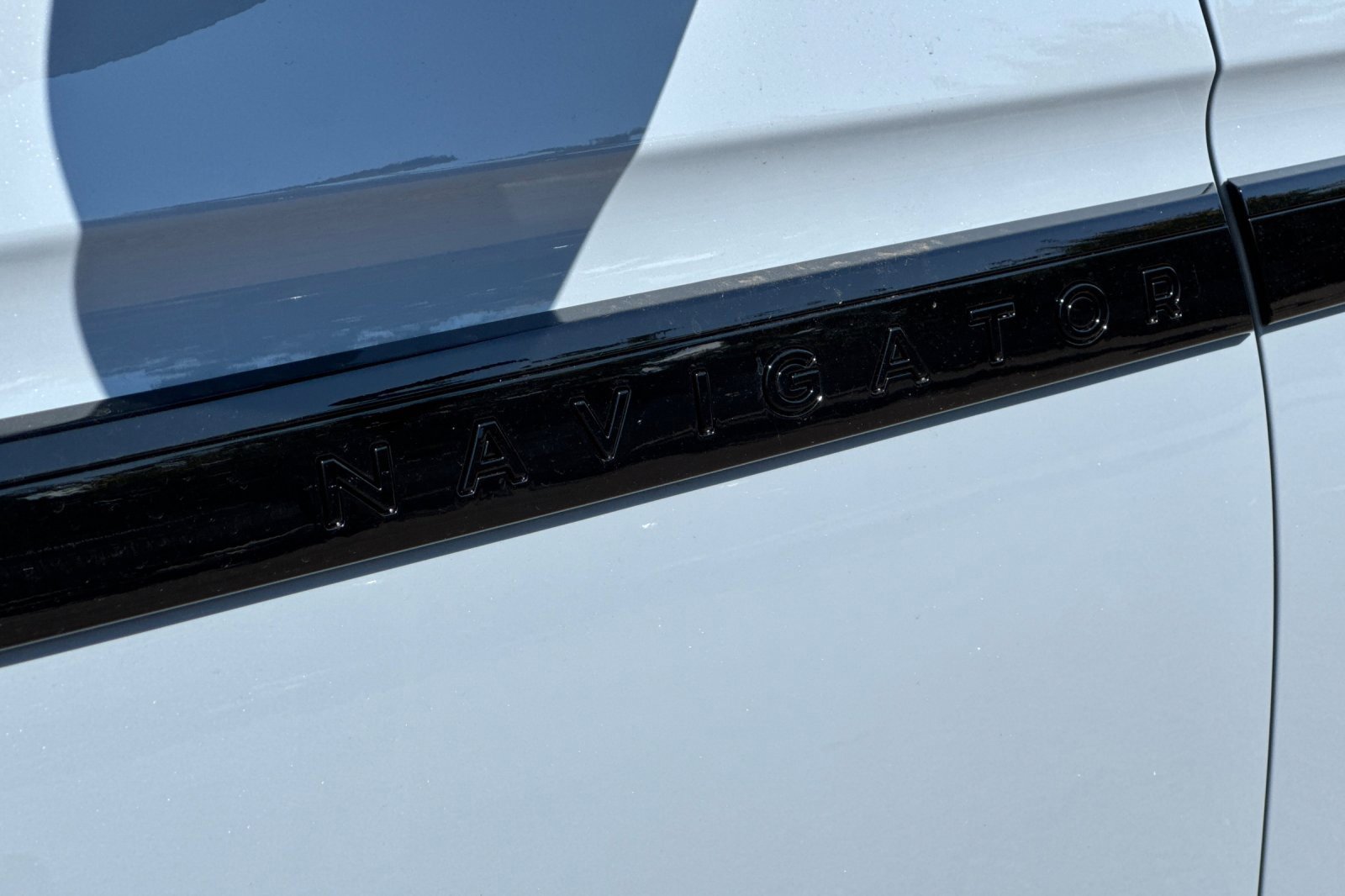 New 2025 Lincoln Navigator Reserve w/ Jet Appearance Package image 7