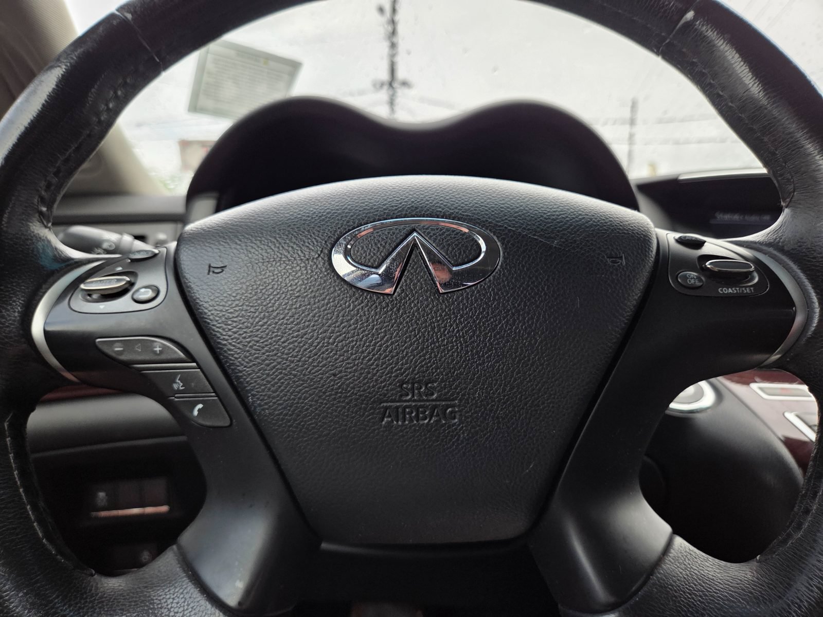 Used 2016 INFINITI Q70 3.7 RWD image 18
