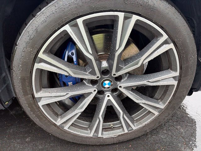 Used 2019 BMW X7 xDrive50i w/ M Sport Package AWD/4WD image 6