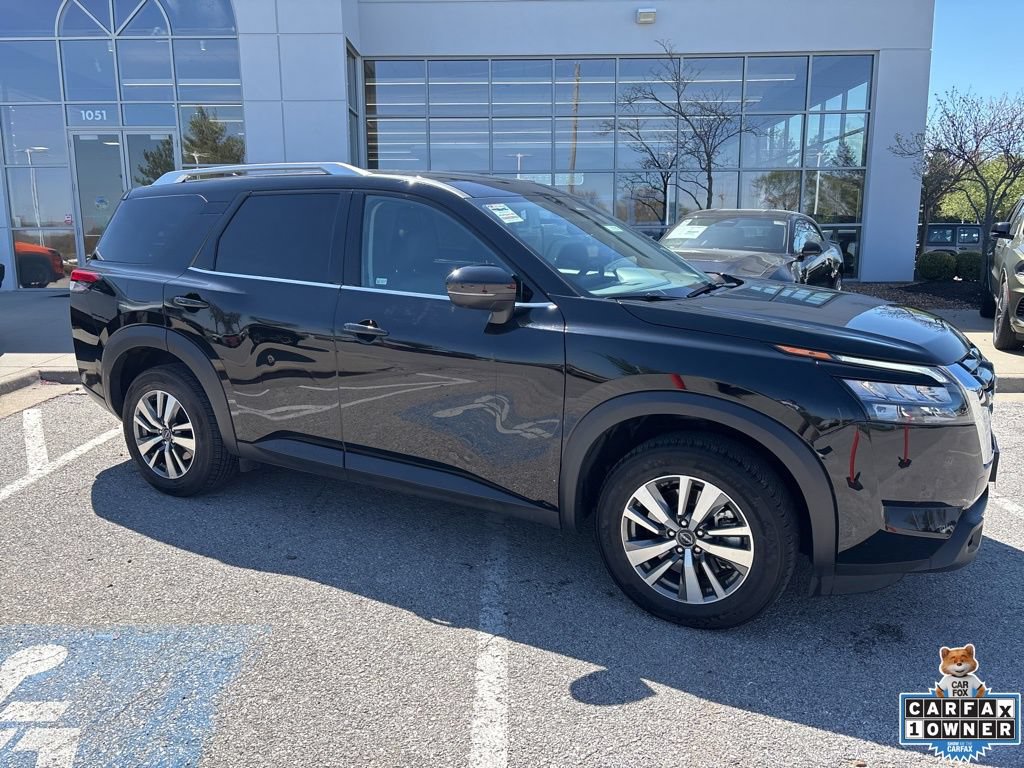 Used 2025 Nissan Pathfinder SL FWD image 35