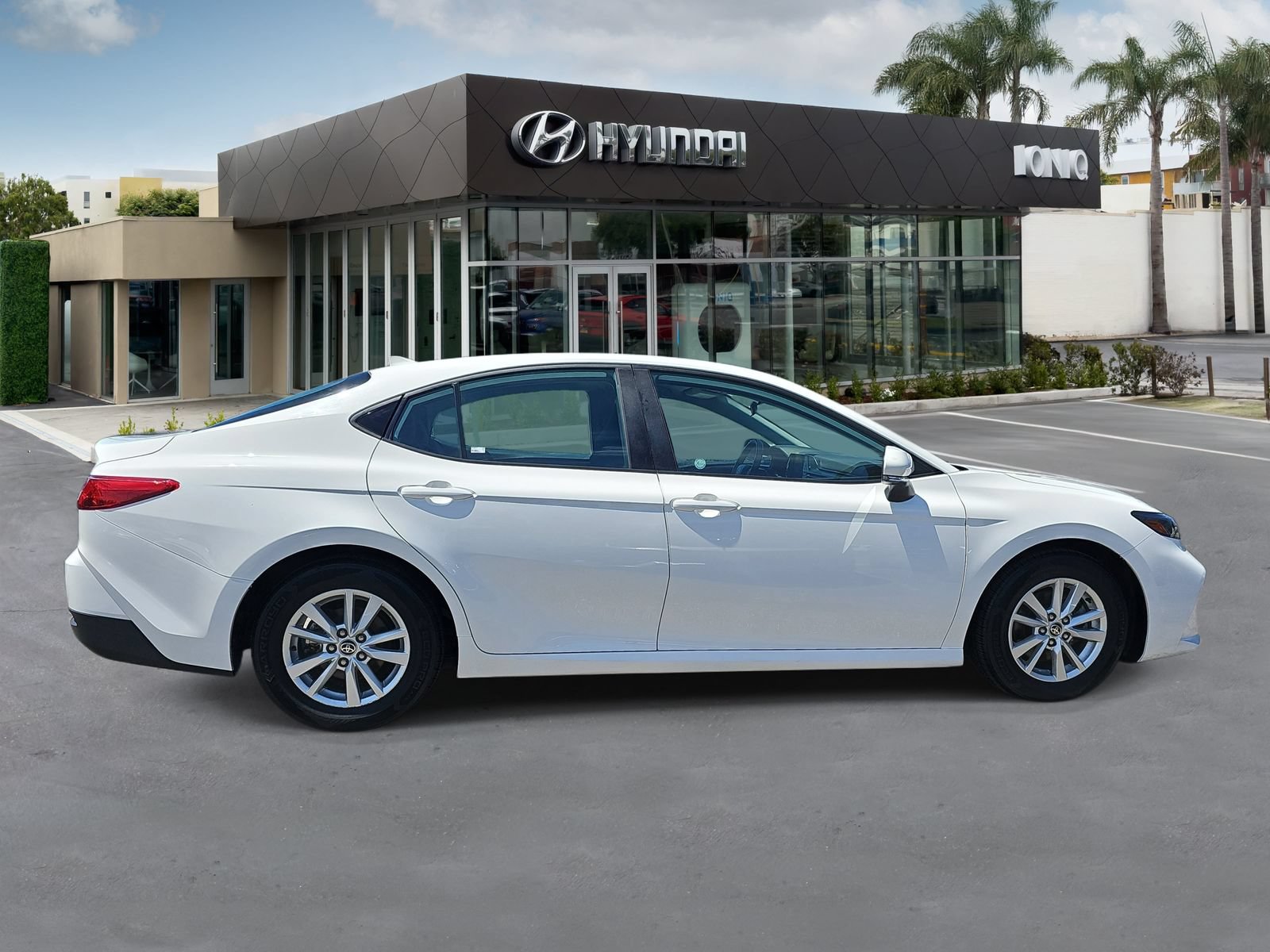 Used 2025 Toyota Camry LE FWD image 2