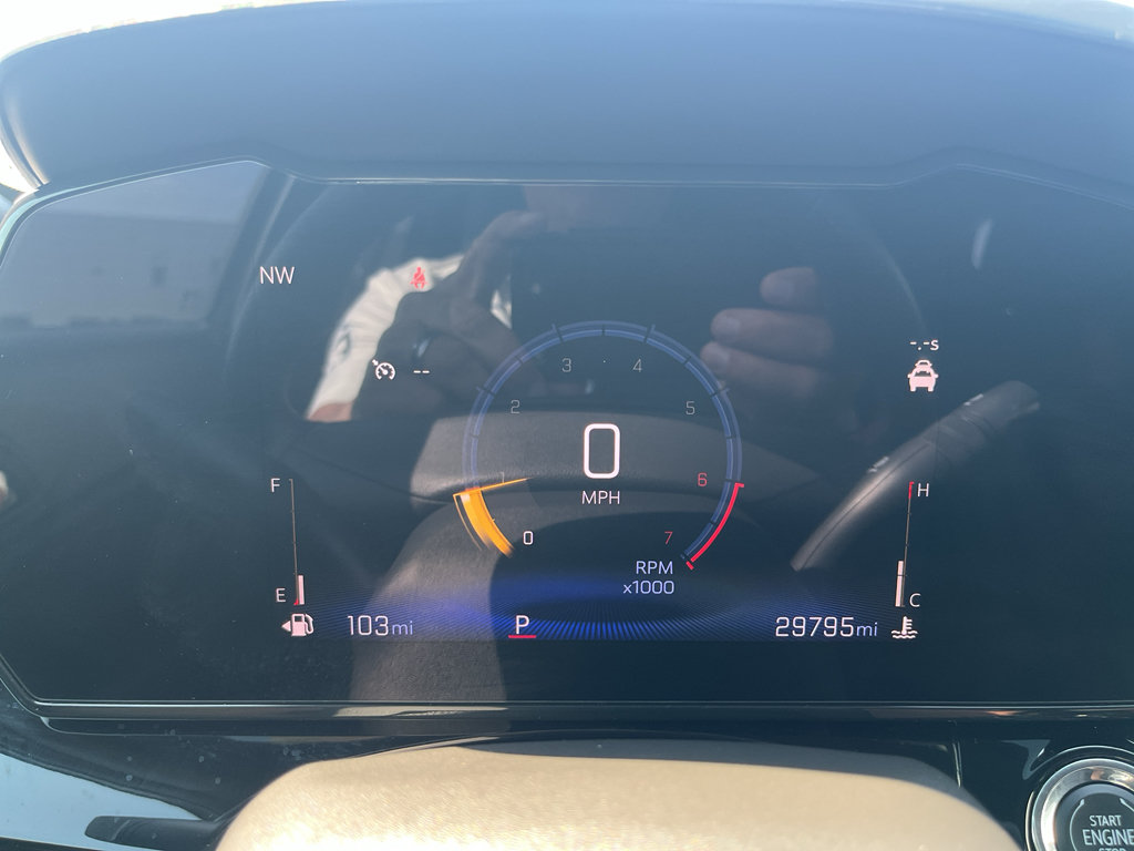 Used 2025 Chevrolet Trax RS FWD image 15