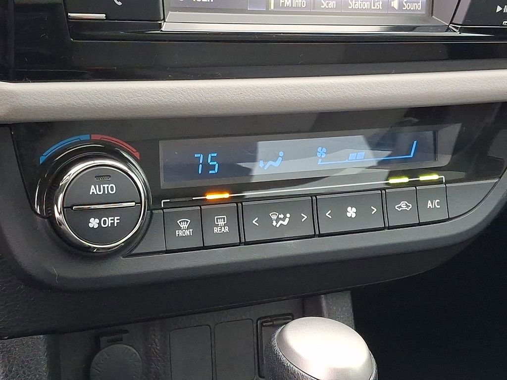 Used 2016 Toyota Corolla LE FWD image 16