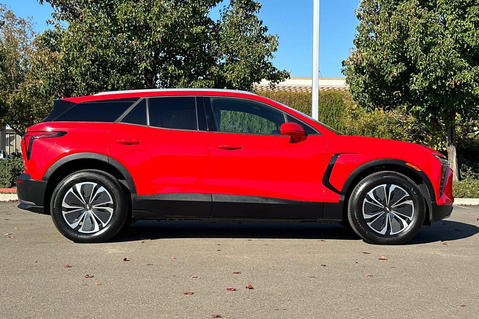 Used 2024 Chevrolet Blazer EV LT AWD/4WD image 3