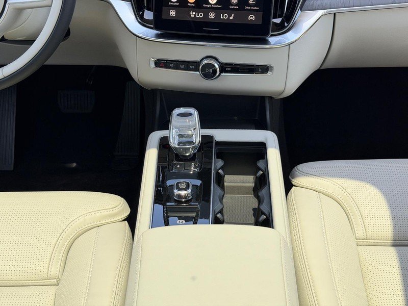 New 2026 Volvo XC90 T8 Ultra w/ Lounge Package AWD/4WD image 9
