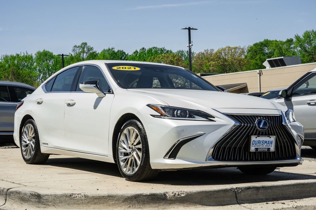 Used 2021 Lexus ES 300h w/ Accessory Package 2