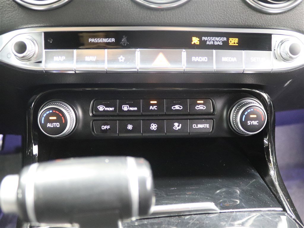 Used 2022 Kia Stinger GT-Line RWD image 40