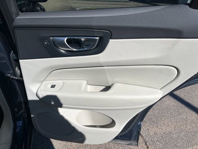Used 2024 Volvo XC60 B5 Core w/ Protection Package Premier image 11