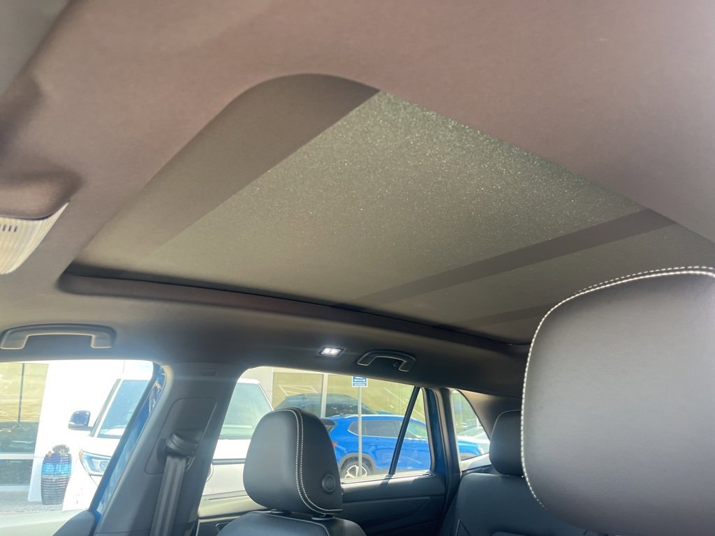 New 2025 Volkswagen Atlas Cross Sport SE image 14