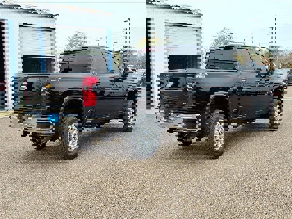 New 2026 Chevrolet Silverado 2500 LT image 4